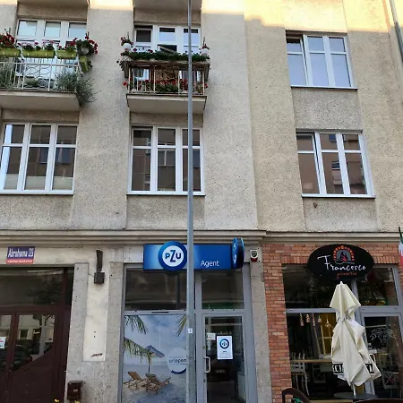 Pod żaglami *
